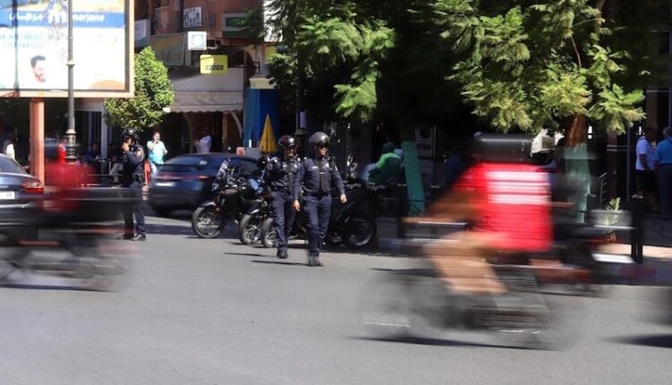مراكش: إلقاء القبض على ثلاثة أشخاص بتهمة القيادة المتهورة