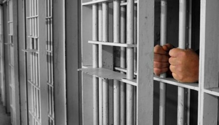 وفاة سجين تثير تساؤلات حول الرعاية الصحية بالسجون