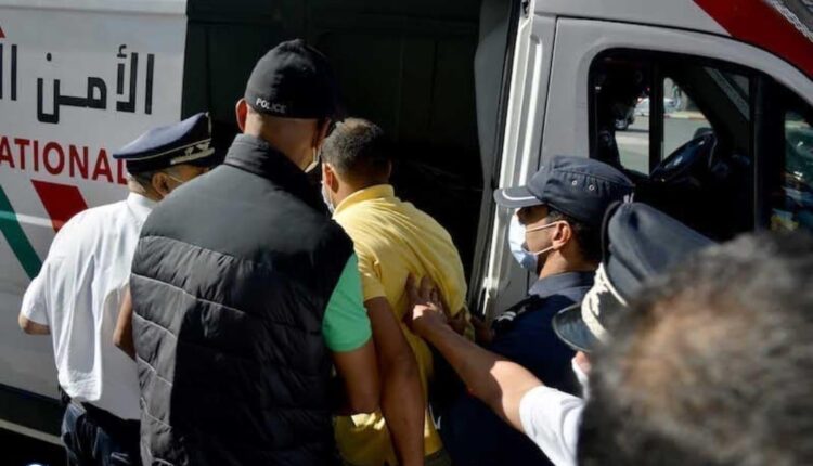 توقيف شخصين في وضعية مخلة بالحياء بسطات