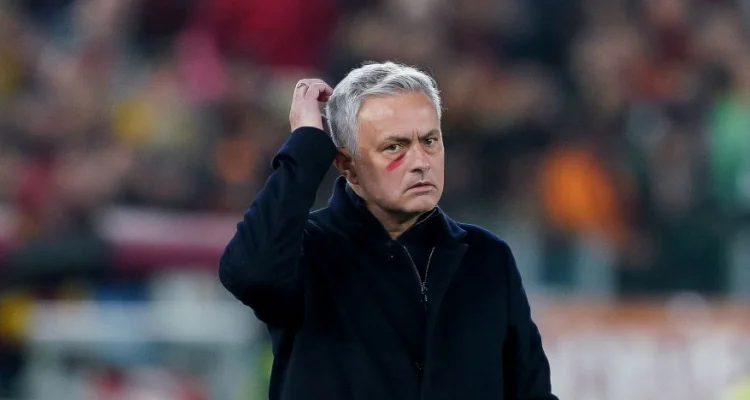 الاتحاد التركي يفرض عقوبة إيقاف وغرامة على مورينيو