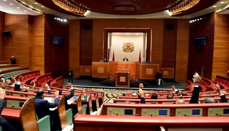 غياب 291 برلمانياً عن جلسة التصويت على قانون الإضراب الأول من نوعه منذ الاستقلال