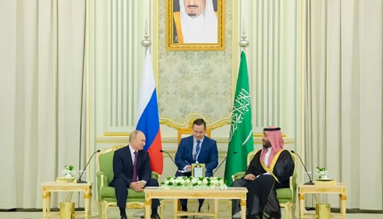 ولي العهد السعودي لـ بوتين: الحوار السبيل الوحيد لحل الأزمات الدولية