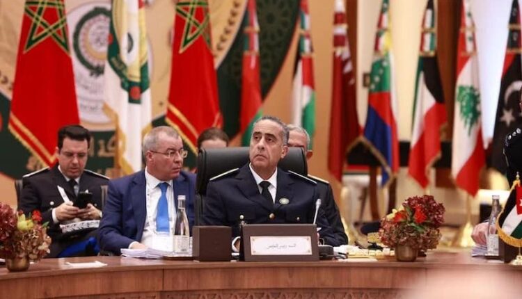 توشيح عبد اللطيف حموشي بوسام الأمير نايف للأمن العربي من الدرجة الأولى