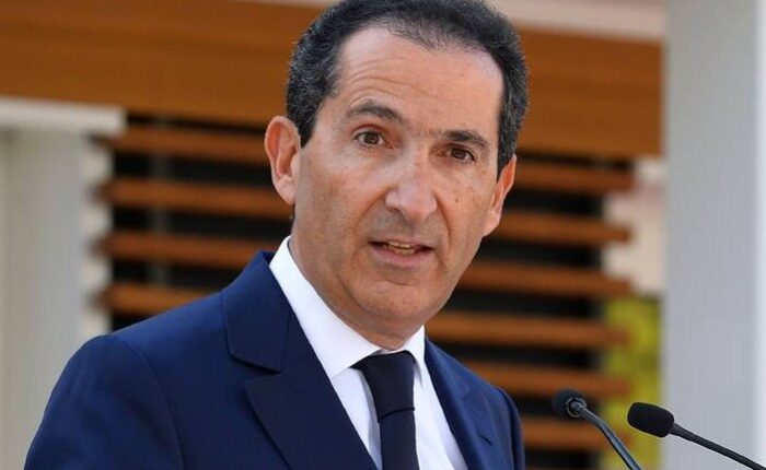 باتريك دراهي يتخلى عن نصف حصة SFR لمستثمريه للحفاظ على السيطرة