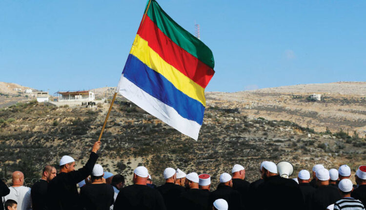 التوقيع على مذكرة تفاهم بين وجهاء محافظة السويداء والإدارة السورية الجديدة