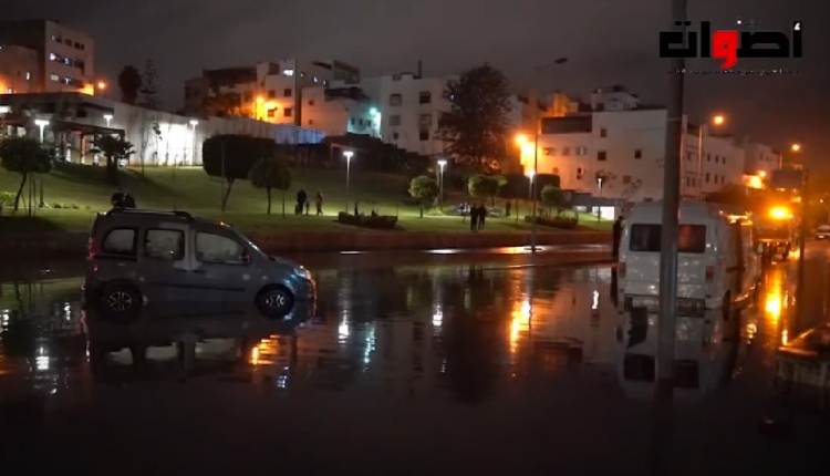 غرق ثلاث سيارات بتلوين وبطانة بسلا