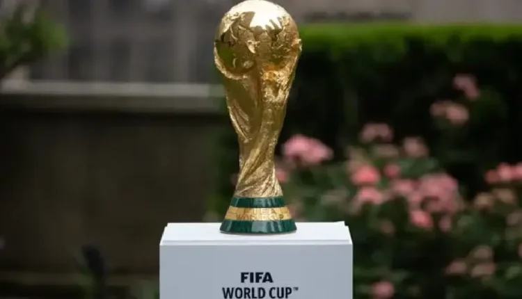 "فيفا" يدرس توسيع كأس العالم لتحتضن 64 منتخباً