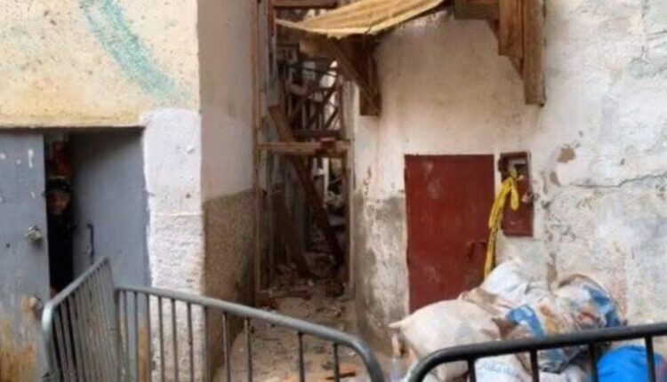 انهيار جزء من سطح منزل في المدينة العتيقة بفاس نتيجة الأمطار الغزيرة