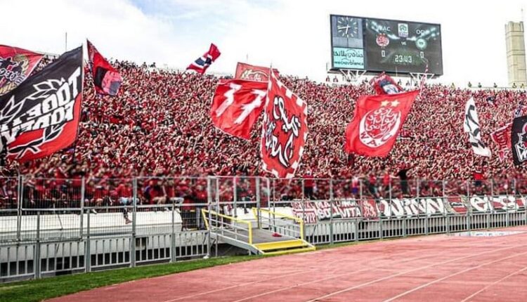 جماهير الوداد تغضب على فريقها بعد التعادل المخيب مع الفتح الرباطي