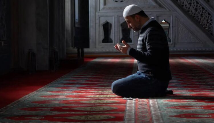 أهمية اليقين في الدين ورفض الشكوك"