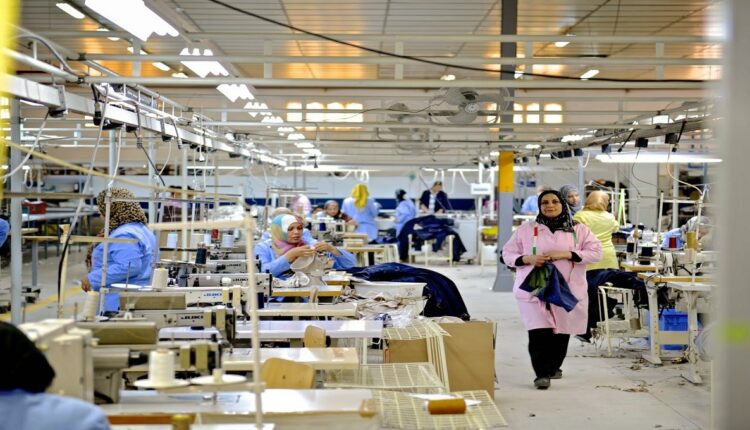تراجع إنتاج النسيج والجلد بالمغرب