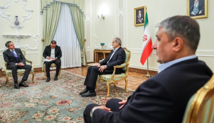 غروسي يزور إيران في ظل تصاعد التوتر النووي