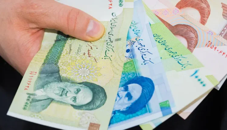 الريال الإيراني يصل إلى أدنى مستوى أمام الدولار
