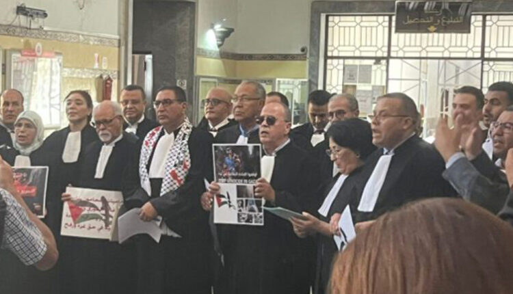 محامو مراكش يتظاهرون تضامنًا مع فلسطين