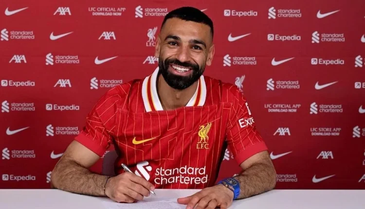 محمد صلاح يجدد بقائه مع ليفربول