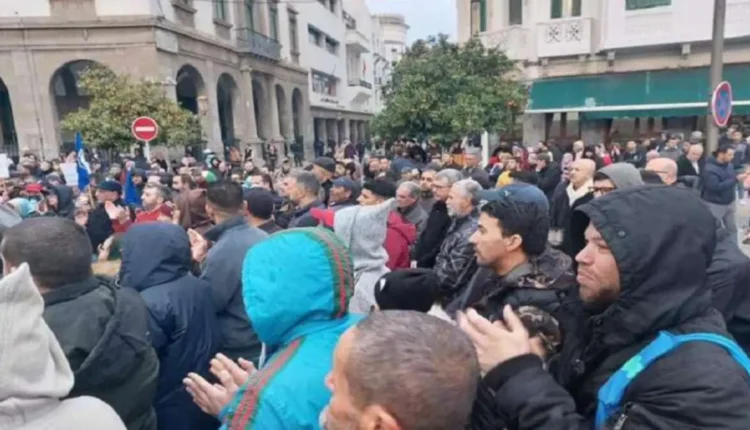 احتجاجات سكان أولاد الطيب ضد فوضى النقل وارتفاع الأسعار