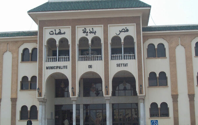 ساكنة سطات تنتظر مواصلة حملات تحرير الملك العام بسطات