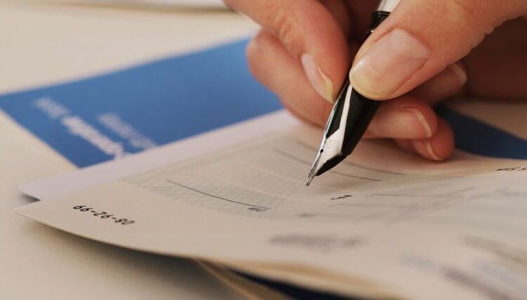 تغييرات مرتقبة في قانون الشيكات: إلغاء تجريم الشيكات بين الأزواج وتسهيلات للمتعثرين