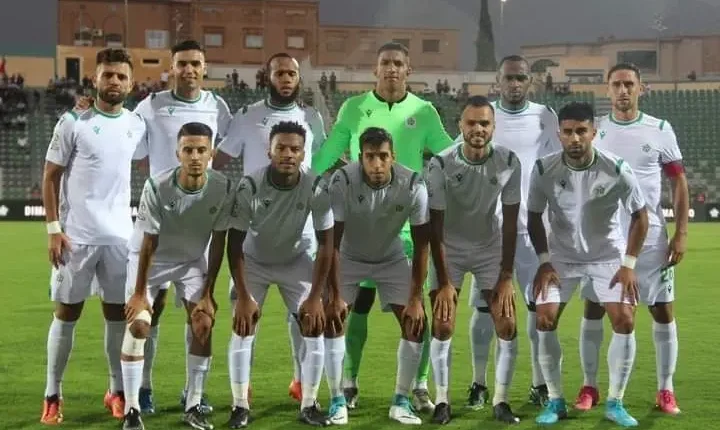 المولودية الوجدية تشيد بلاعبيها وتمنحهم مكافأة الفوز