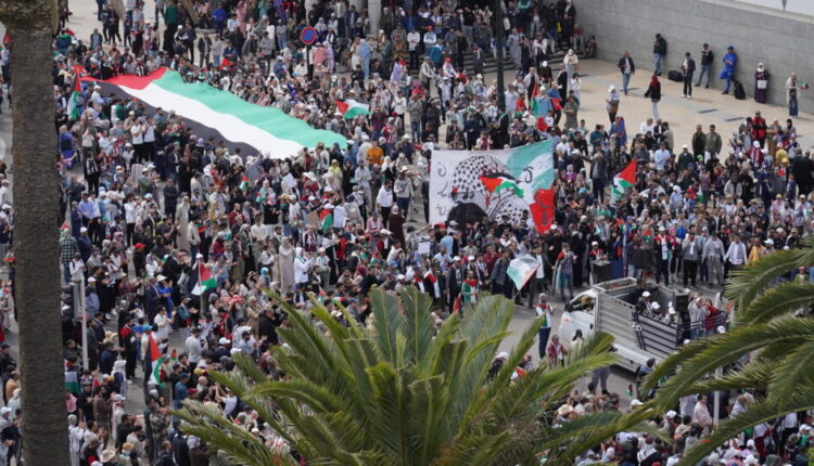 ألاف المغاربة يحتشدون بالعاصمة الرباط دعما لفلسطين