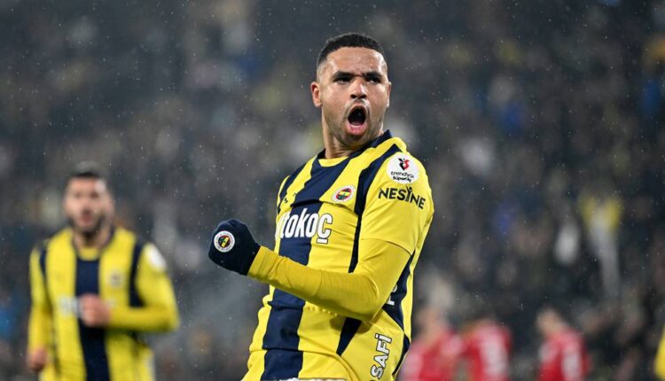 النصيري يرد على صافرات جمهور فنربخشة بهدف حاسم ورسالة صريحة