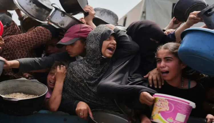اللجنة الدولية للصليب الأحمر: العمليات الإنسانية في غزة على حافة الانهيار