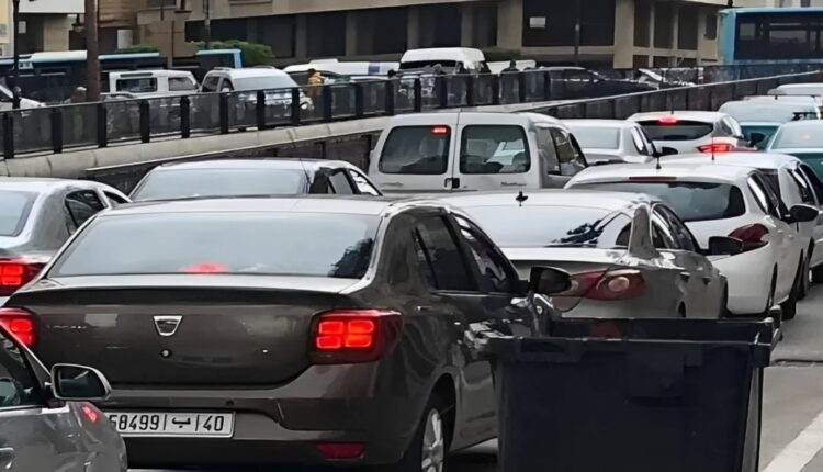 شاحنات النقل الدولي تُفاقم أزمة الازدحام المروري في طنجة