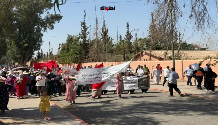 سكان حي يوسف بن تاشفين بمراكش يحتجون على طريقة معالجة ملف إعادة هيكلة الحي
