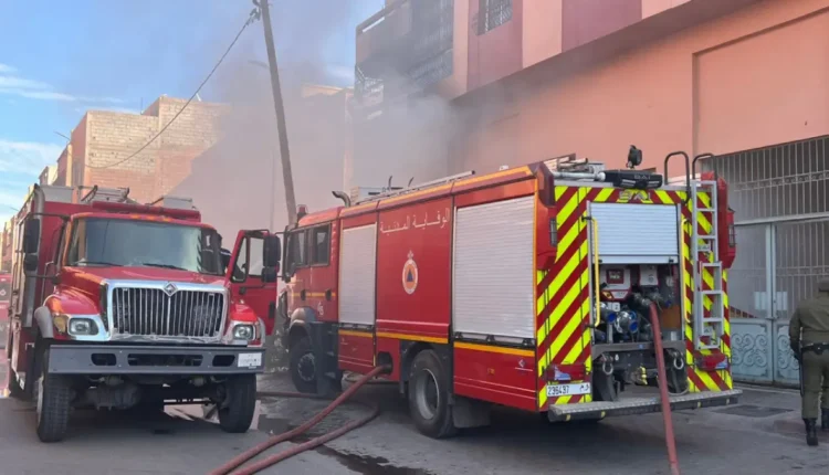 السيطرة على حريق في حاوية للنفايات بحي المحاميد دون تسجيل خسائر