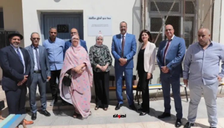 تجهيز اثنتي عشرة خزانة مدرسية بمدرسة “طارق بن زياد” بالعيون