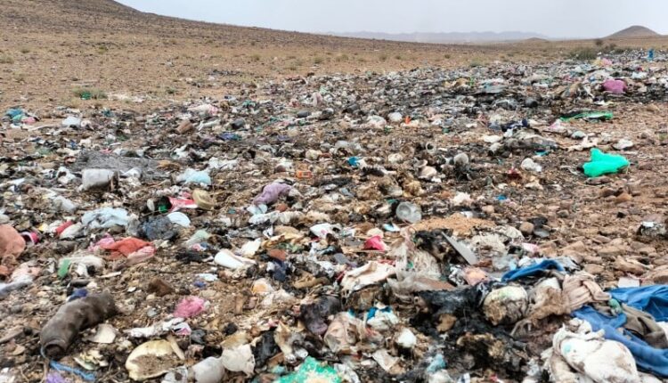ساكنة إقليم صفرو تطالب بوقف مطرح نفايات عشوائي يهدد الصحة والبيئة