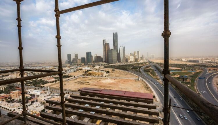 السعودية تُقر رسومًا بنسبة 5% على العقارات الشاغرة مع إمكانية زيادتها إلى 10%