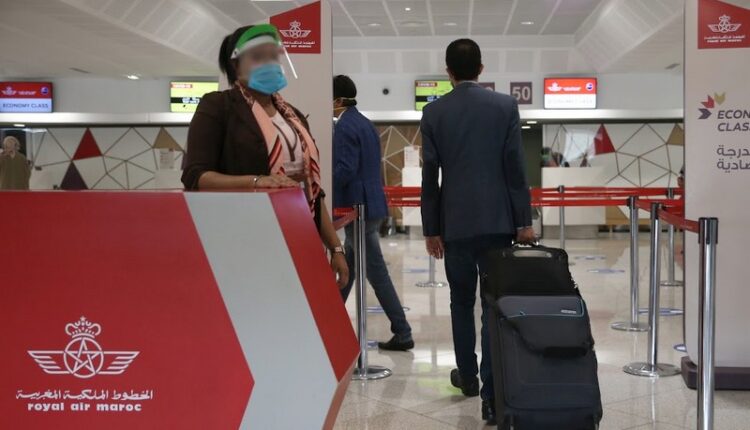 موظفو الطيران المدني يضربون عن العمل احتجاجًا على تهميشهم