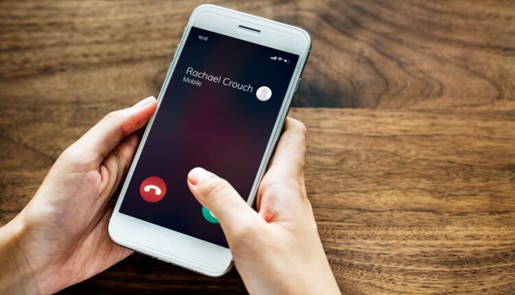 آبل في موقف حرج: حكم قضائي يحقق بتهمة الاحتقار الجنائي