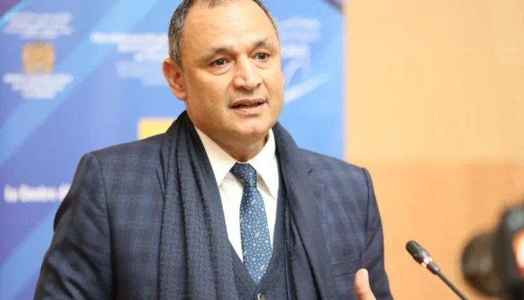 رياض مزور يكشف معيقات تطور قطاع التجارة بالمغرب
