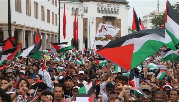 آلاف المغاربة يشاركون في وقفات تضامنية مع قطاع غزة
