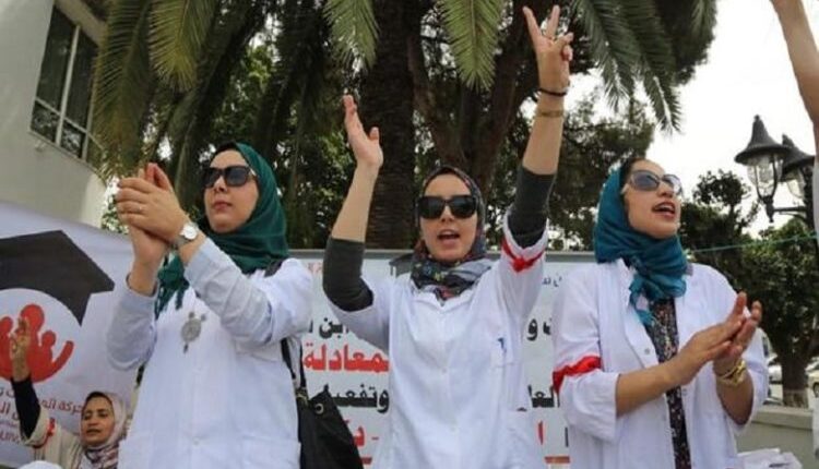 احتجاجات الممرضين في سلا بسبب اختلالات في المرافق الصحية