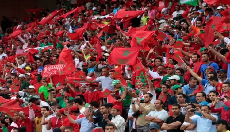 الجالية المغربية تتوافد بكثافة لدعم المنتخب في مباراة فاس