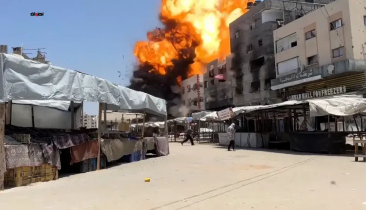 مقتل 51 مدنياً وإصابة أكثر من 200 خلال هجوم إسرائيلي على مظاهرة لتوزيع المساعدات في خان يونس