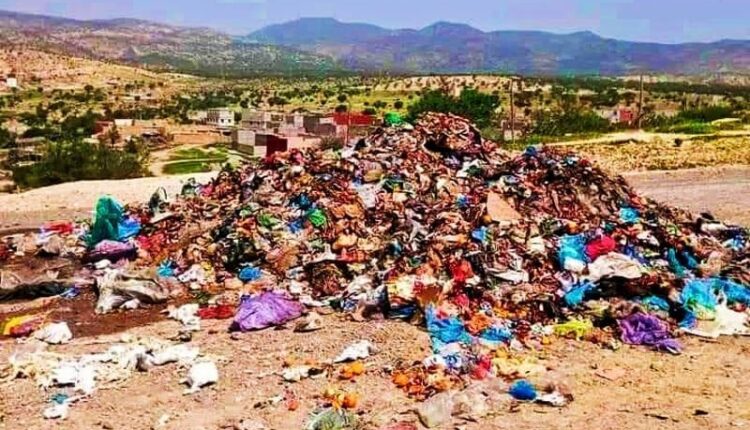 جنبات السوق النموذجي تتحول إلى مكب نفايات تثير قلق سكان أكادير