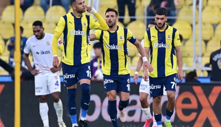 يوسف النصيري يشعل الصراع بين وست هام وأستون فيلا