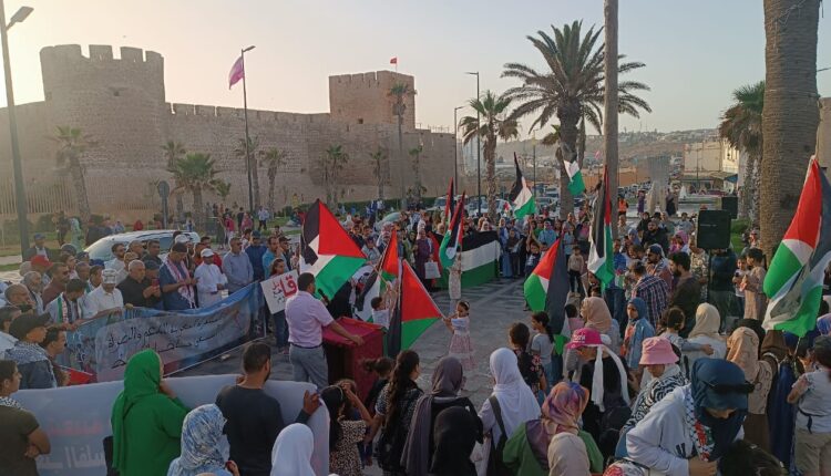   سلا  : وقفة تضامنية مع فلسطين  وتنديدا  بجرائم الاحتلال