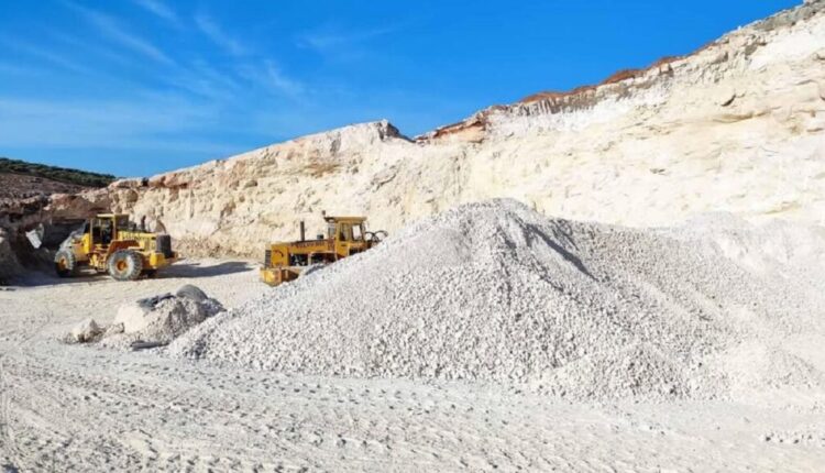 تجاهل التنمية ومخاطر الاستغلال.. سكان تدارت أنزا يطالبون بـ"رد الجميل" من عوائد المقالع