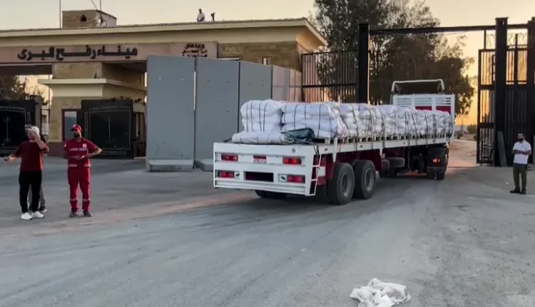 إسرائيل تُدير أزمة الجوع في غزة.. سياسة تجويع ممنهجة أم إجراءات إنسانية؟