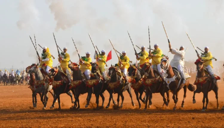 القنيطرة تحتفي بفن التبوريدة في أولى فعاليات مهرجانها الوطني