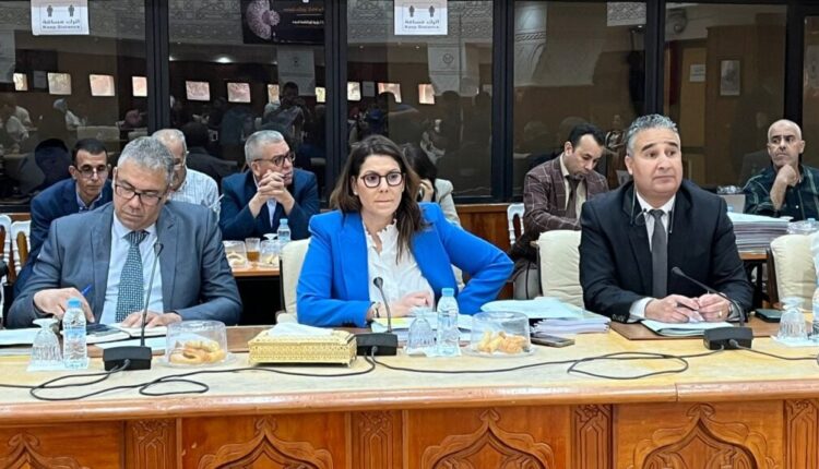 مراكش: مسنة ترفع دعوى قضائية ضد المجلس الجماعي بعد حادثة سقوط وترخي مسؤولية الإهمال