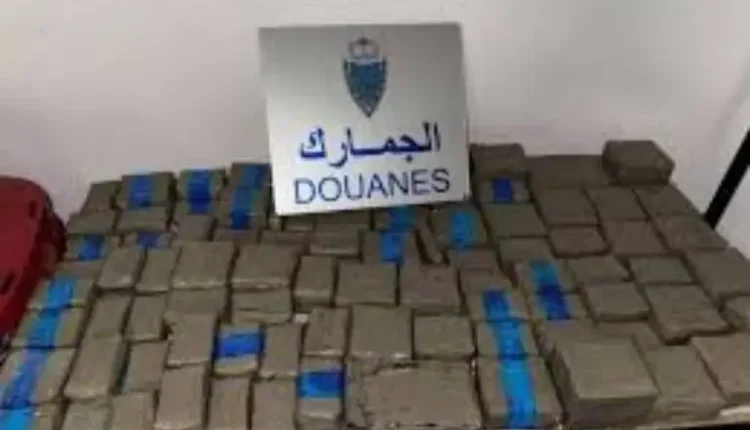 الجمارك المغربية تحبط محاولة تهريب 60 كيلوغراما من "الشيرا" بمعبر باب سبتة