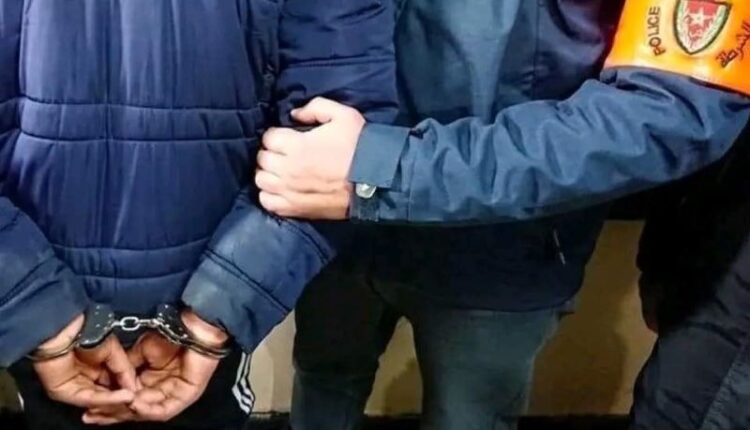 تفكيك شبكة إجرامية متخصصة في النصب على الراغبين في الهجرة بوعود عمل وهمية في الخارج
