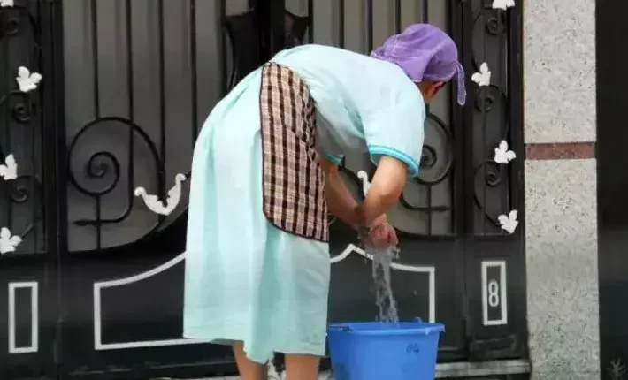 القنيطرة :عاملة منزلية ضحية اعتداء و حملة اتهامات متناقضة من مشغليها