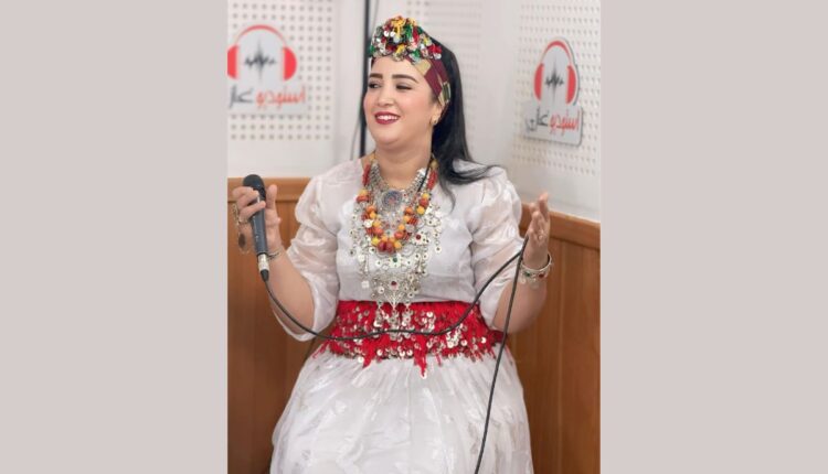 الفنانة الأمازيغية الشابة زينة الأطلس